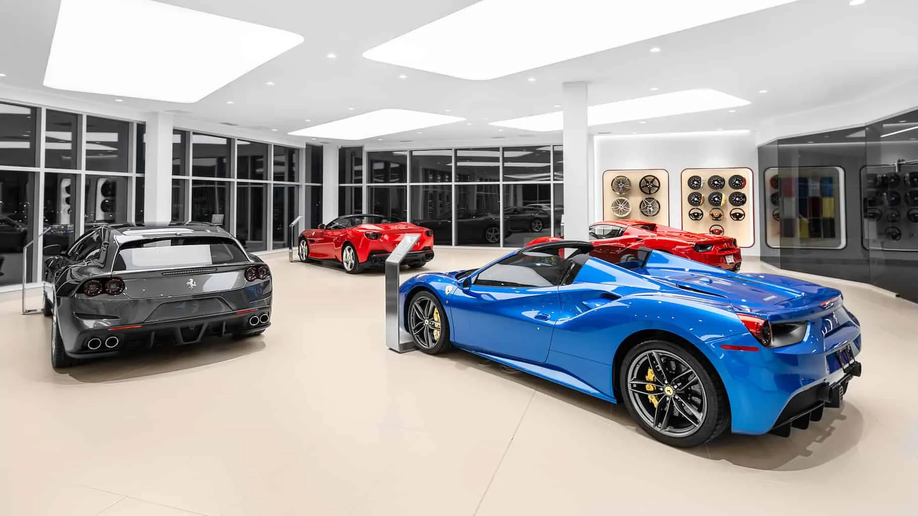 Ferrari_Calgary_SIS-Luminous-Ceiling_Angus-Mackenzie.jpg