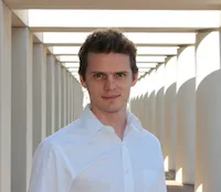 aurelien-headshot.png